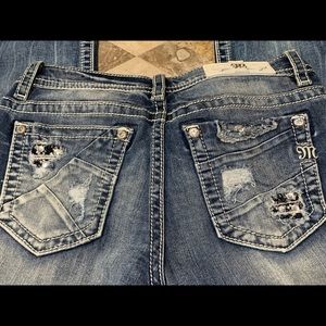 Miss Me crops size 29-EUC!